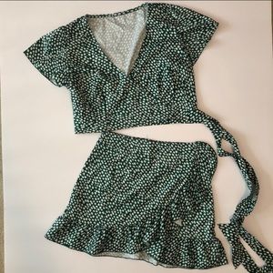 SHEIN 2 Piece Skirt & Top - Green/White Floral